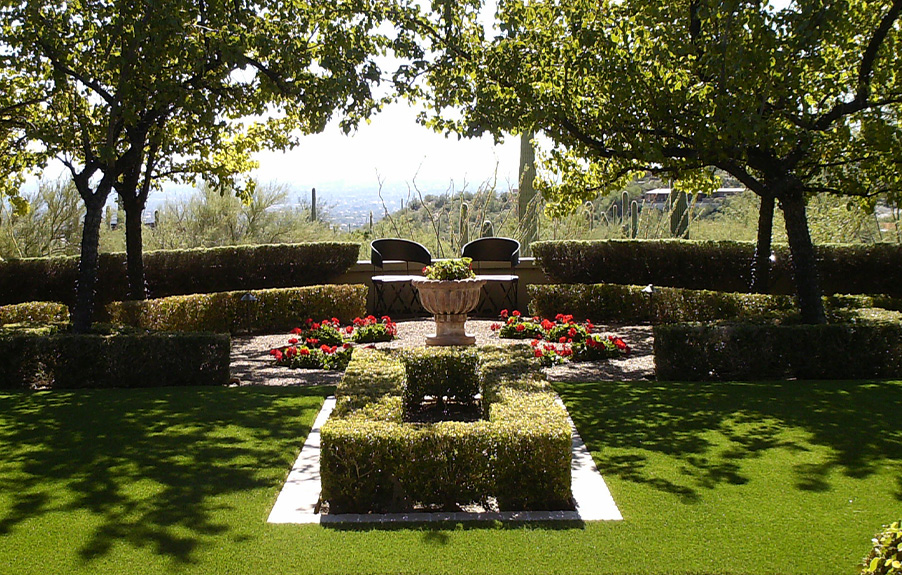 Artificial grass lawn installed in Phoenix, AZ yard