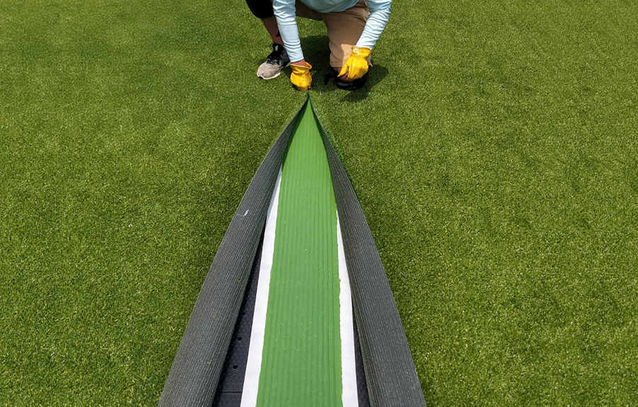 Installation process of seaming turf